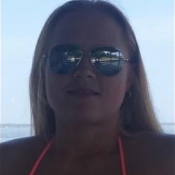 Meet your Posher, Heather - Picture 1 of 1